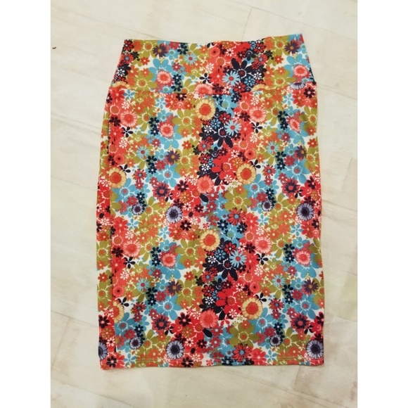 LuLaRoe Dresses & Skirts - Lularoe Cassie floral skirt